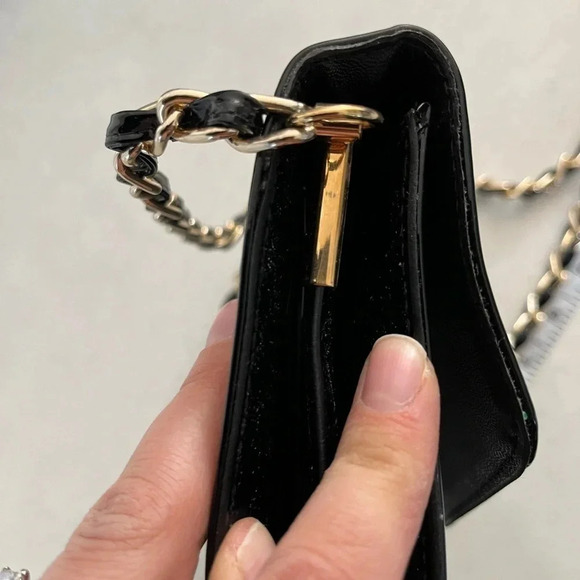 Vintage Cabrelli/ Black/ Faux leather/  Cross body bag/ Made in Canada - Picture 9 of 10